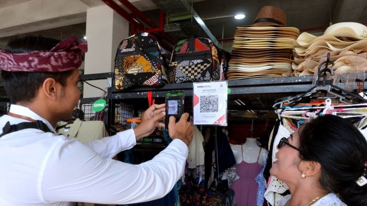 Otoritas Jasa Keuangan (OJK) mengungkapkan keamanan data masih menjadi tantangan transaksi keuangan digital di Indonesia, meski transaksi keuangan digital di Tanah Air mengalami pertumbuhan yang pesat.