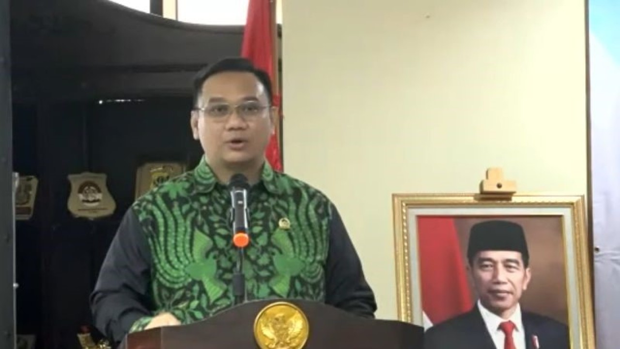 Tangkapan layar Pimpinan dan Anggota Ombudsman RI Periode 2021-2026 Yeka Hendra Fatika dalam Diskusi Fenomena El Nino: Dampak dan Solusi Terhadap Pelayanan Publik yang diikuti secara daring di Jakarta, Selasa (20/6/2023). (ANTARA/Hreeloita Dharma Shanti)