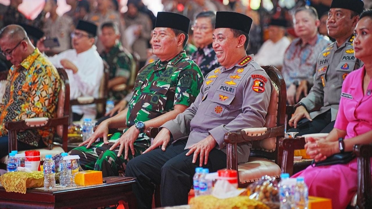 Panglima TNI Laksamana Yudo Margono bersama Kapolri Jenderal Listyo Sigit Prabowo. (Net)