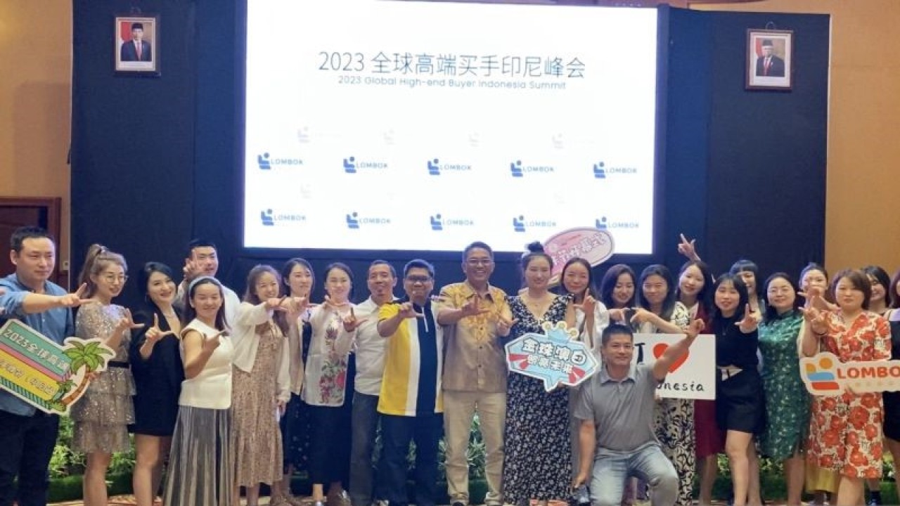 Para pengusaha asal China berkunjung di Lombok Nusa Tenggara Barat. (ANTARA/Nur Imansyah).