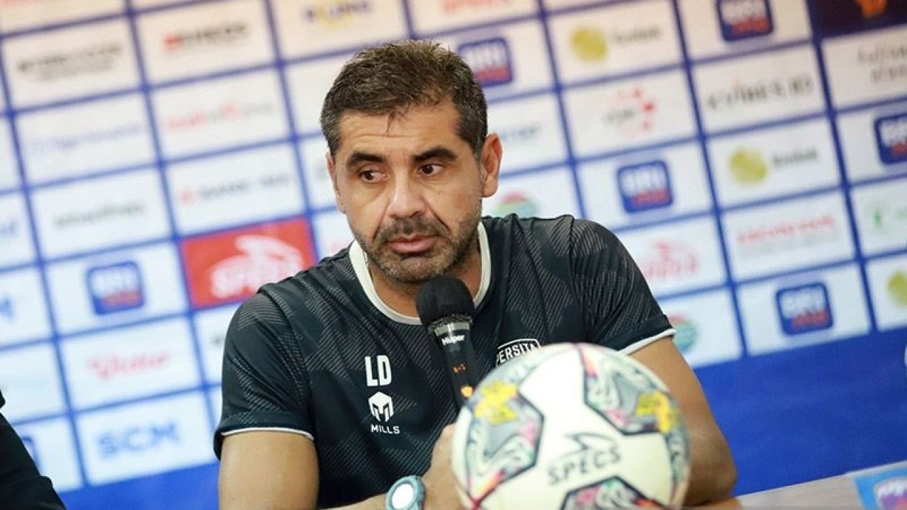 Pelatih Persita Tangerang Luis Edmundo Duran Riquelme. ANTARA/HO-Persita Tangerang/am.