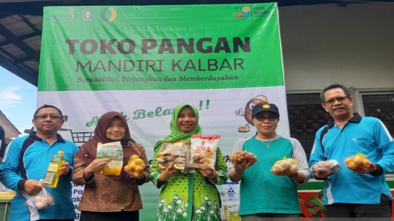 Peluncuran toko pangan mandiri Disketpang Kalbar. ANTARA/Dedi