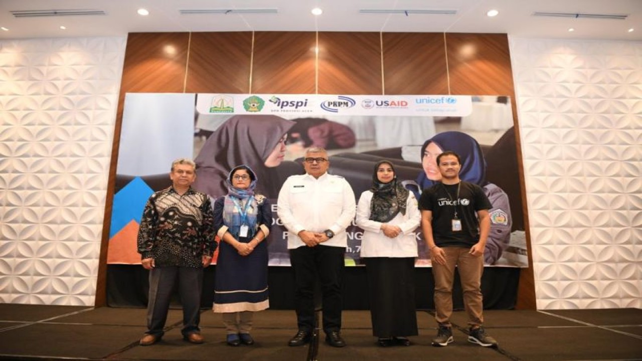 Sekretaris Daerah Aceh Bustami di sela-sela membuka secara resmi kegiatan koordinasi learning event praktik baik perlindungan anak tahun 2022-2023 di Banda Aceh (ANTARA/HO)