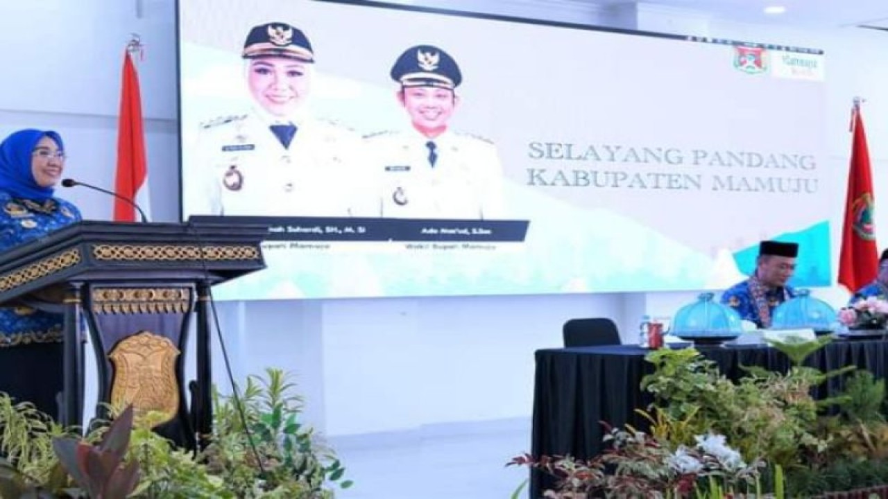 Bupati Mamuju, Sutinah Suhardi menerima penjabat Gubernur Sulbar, Zudan Arif Fakhrullah, untuk bersinergi mengatasi permasalahan pembangunan di Mamuju, Senin (19/6/2023) ANTARA Foto/ M Faisal Hanapi