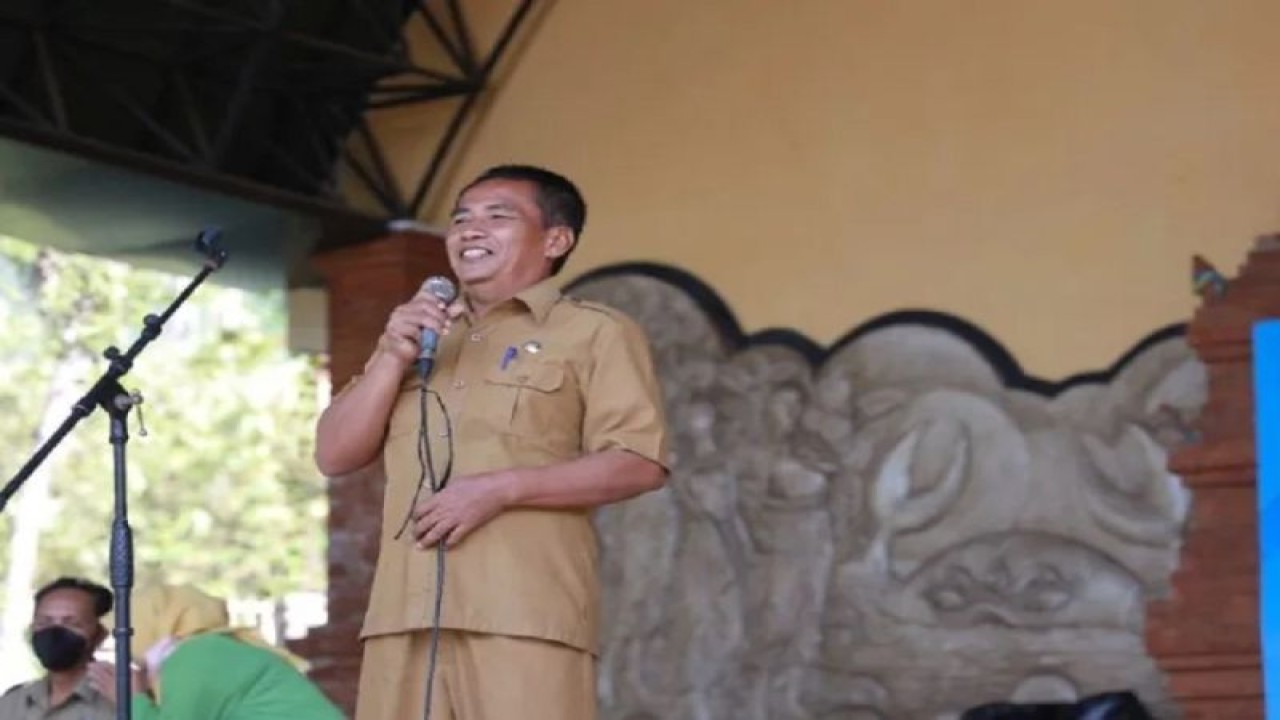 Kepala Dinas Pemberdayaan Perempuan Perlindungan Anak pengendalian Penduduk dan Keluarga Berencana (DP3AP2KB) Kota Kediri Sumedi. (ANTARA/Asmaul)