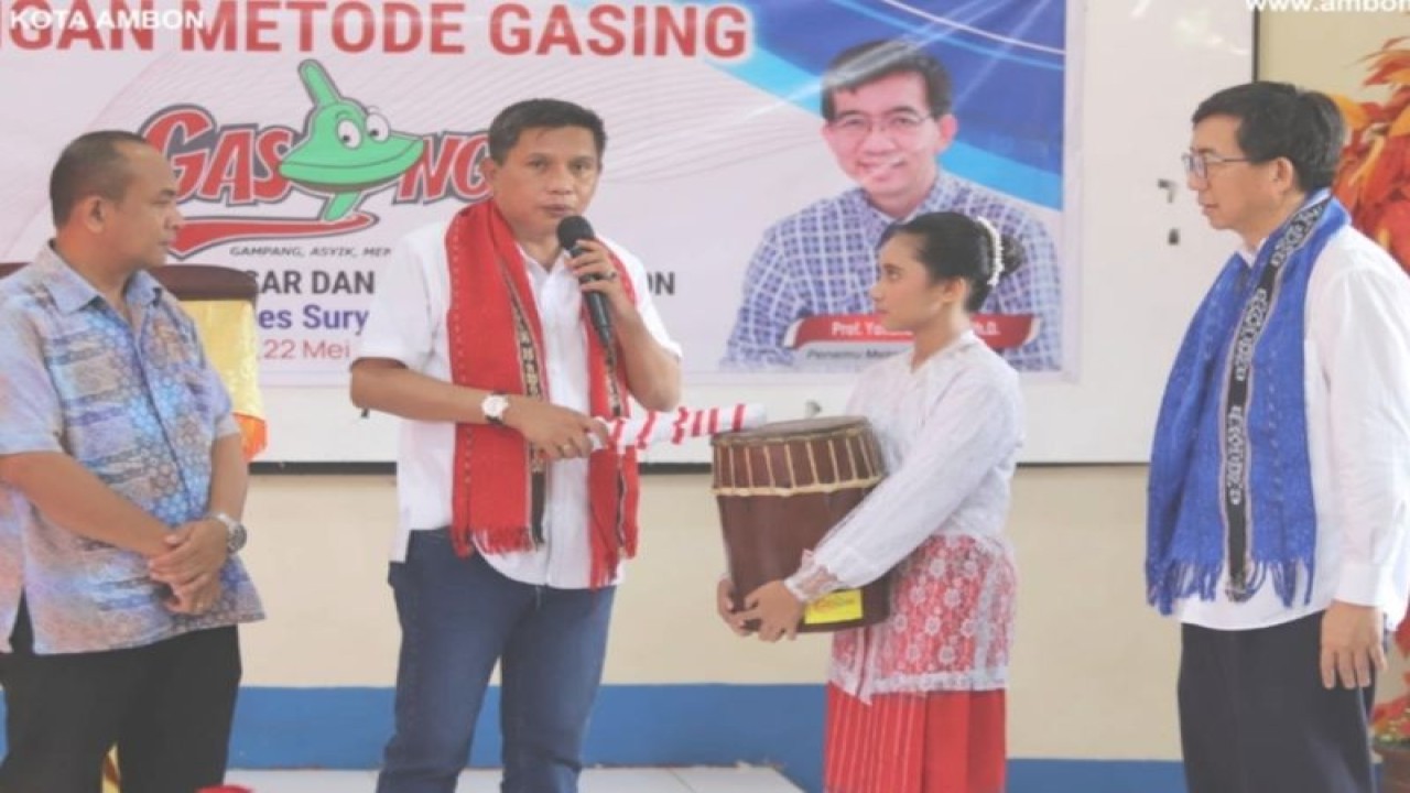 Pemerintah Kota (Pemkot) Ambon mencanangkan Program Pandai Berhitung dengan Metode Gampang, asyik dan Menyenangkan (Gasing). ANTARA/ Penina F Mayaut.