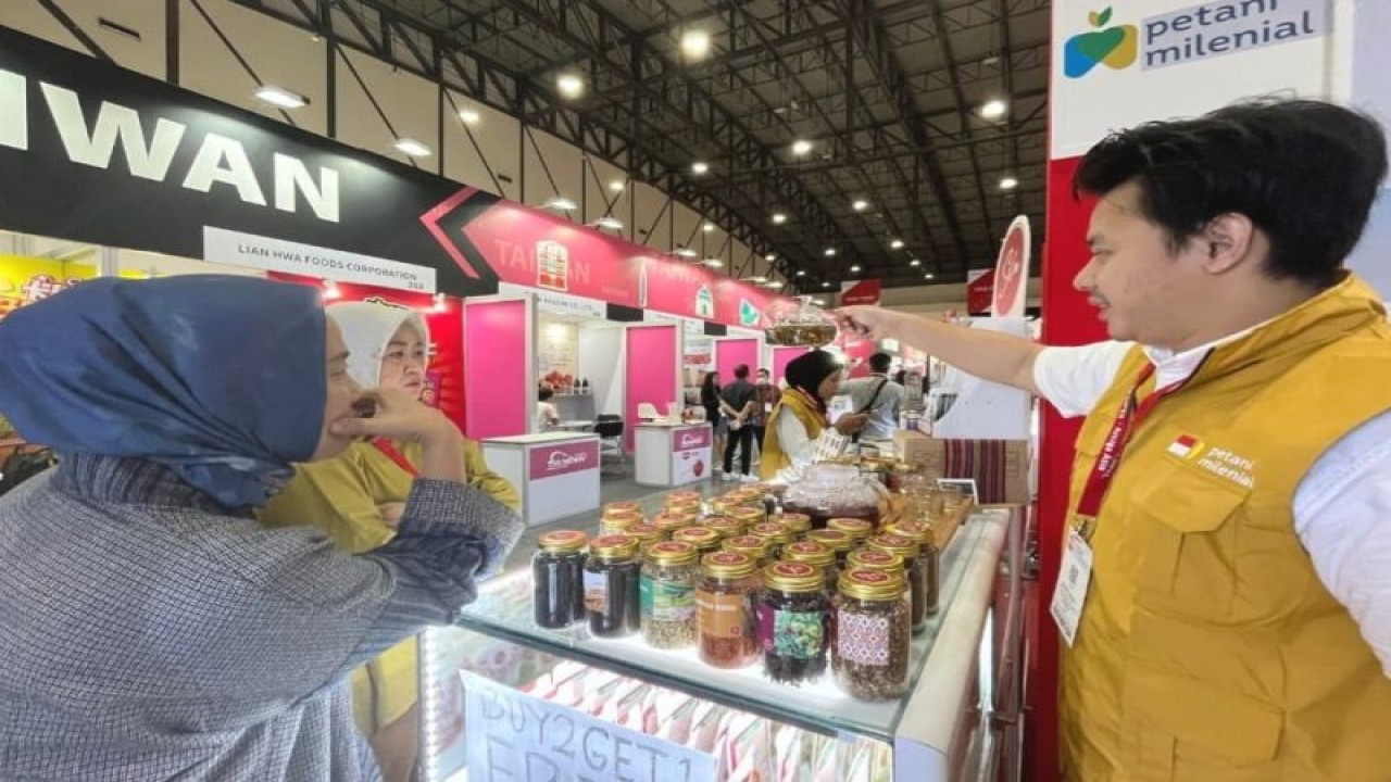 Pemerintah Provinsi Jawa Barat melalui Dinas Perindustrian dan Perdagangan Jawa Barat memfasilitasi promosi dan perluasan pemasaran produk budidaya peserta Program Petani Milenial di dalam negeri maupun internasional.  (ANTARA/HO-Humas Disperindag Jawa Barat)