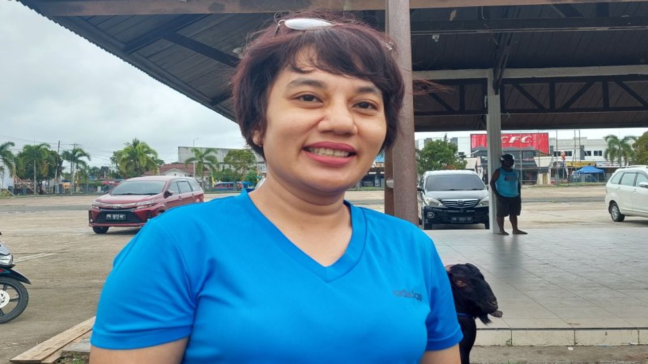 Pejabat Otoritas Veteriner Provinsi Papua Barat Daya Drh. Firdiana Krisnaningsih saat diwawancara ANTARA di Kabupaten Sorong, Jumat (23/6) (ANTARA/Yuvensius Lasa Banafanu)