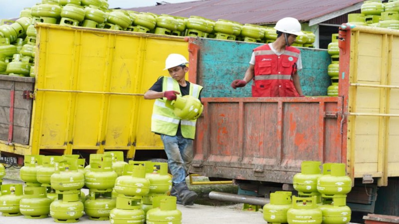 Pertamina operasikan 1.422 outlet OVOO di Jambi, Selasa (6/6/2023). (ANTARA/HO-Pertamina Patra Niaga)