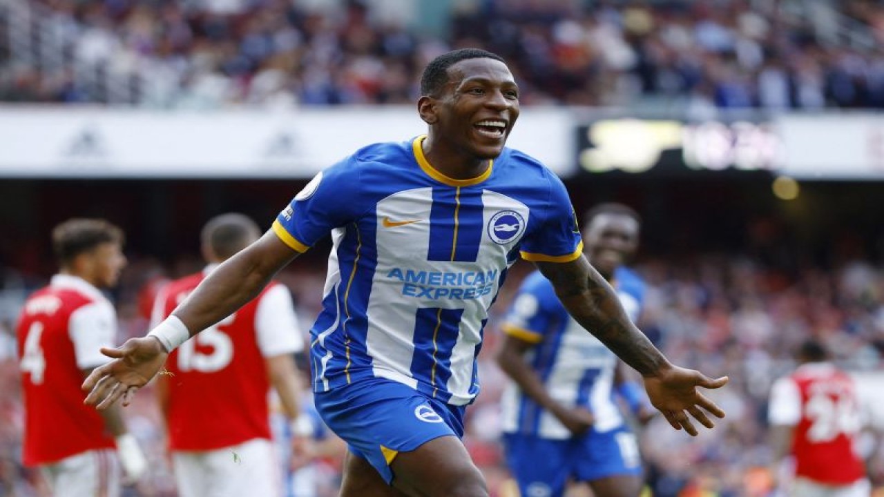 Soccer Football - Premier League - Arsenal v Brighton & Hove Albion - Emirates Stadium, London, Britain - May 14, 2023 Brighton & Hove Albion's Pervis Estupinan celebrates scoring their third goal Action Images via Reuters/John Sibley EDITORIAL USE ONLY. No use with unauthorized audio, video, data, fixture lists, club/league logos or 'live' services. Online in-match use limited to 75 images, no video emulation. No use in betting, games or single club /league/player publications. Please contact your account representative for further details. (Action Images via Reuters/JOHN SIBLEY)