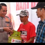 Polda Kalsel bagikan 777 LPG 3 kg gratis sambut Hari Bhayangkara ke-77-1686208433