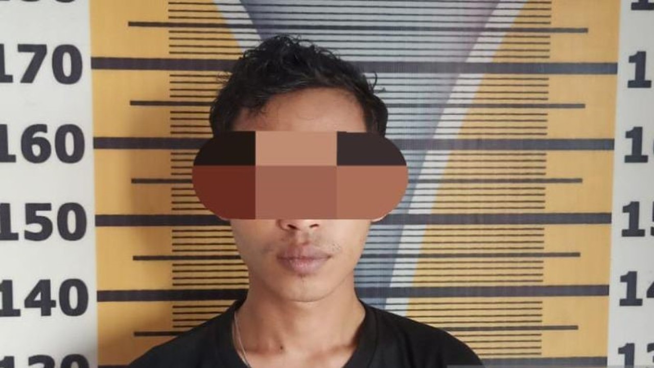 Seorang pria MH (26) pelaku pengedar narkotika jenis sabu ditahan di Polres Tebing Tinggi. (ANTARA/HO-Humas Polres Tebing Tinggi).