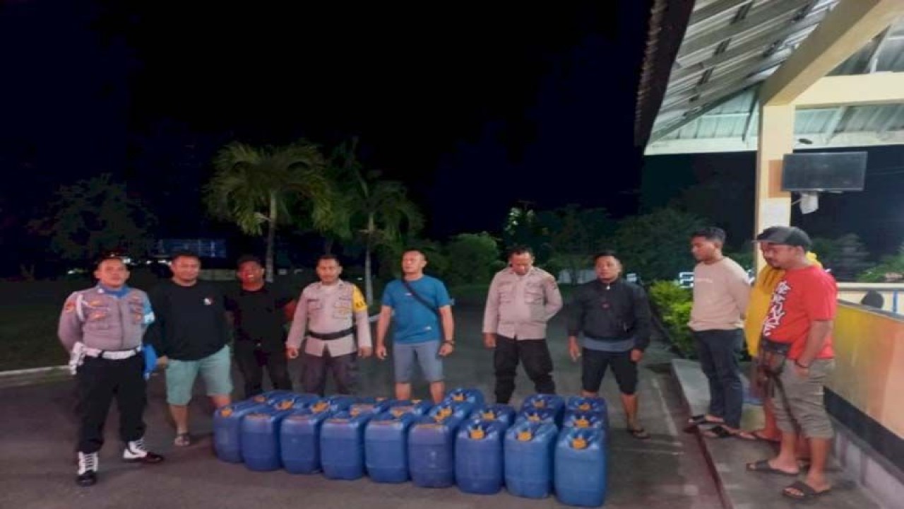 Penggagalan pengiriman minuman keras oleh personel Polres Ende