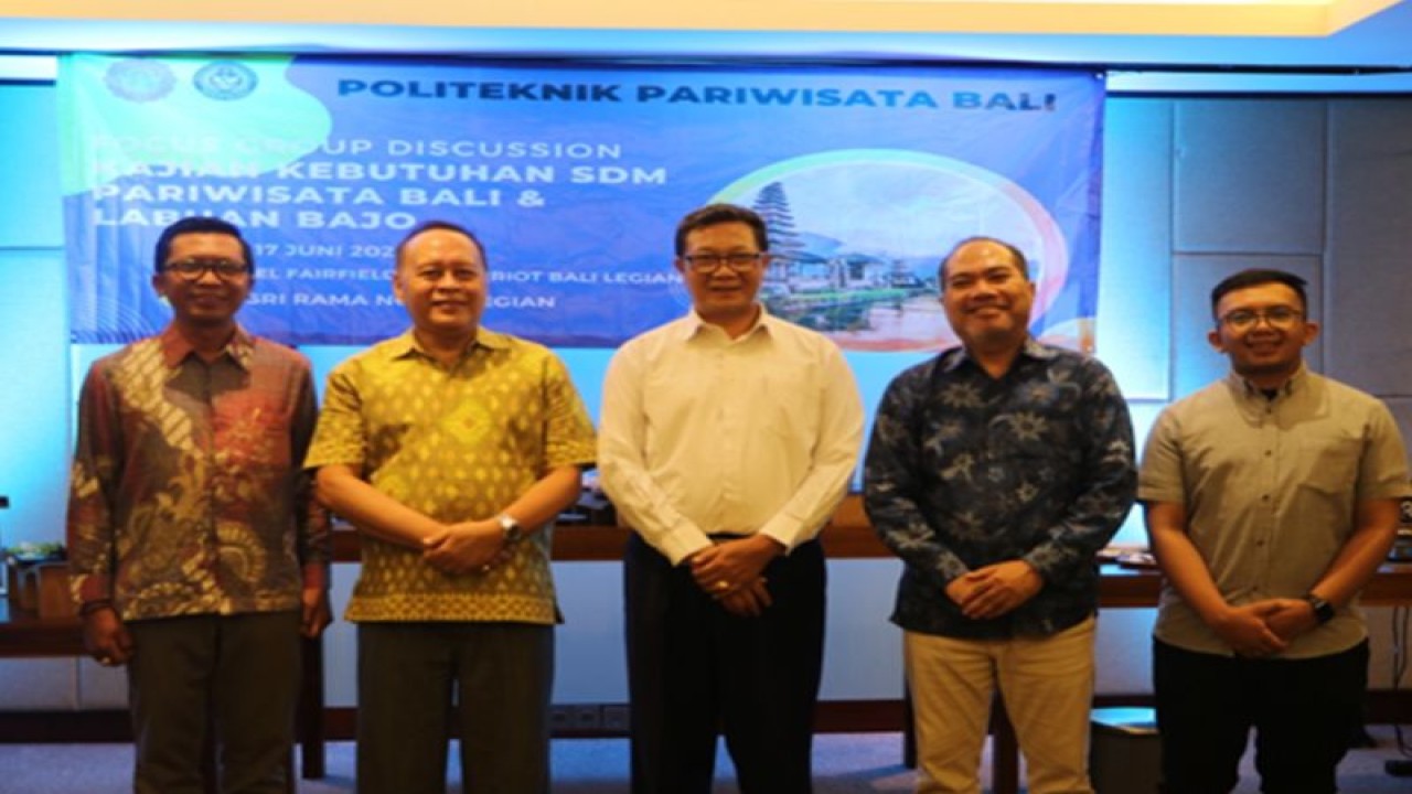Poltekpar Bali saat mengungkap hasil riset kebutuhan sumber daya manusia pariwisata di Badung, Senin (19/6/2023). ANTARA/Ni Putu Putri Muliantari