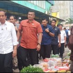 Presiden Joko Widodo meninjau Pasar Palmerah Jakarta pada Senin (26/6/2023). (ANTARA/Desca Lidya Natalia)-1687769654