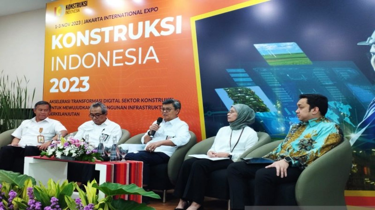 Suasana jumpa pers pre-event Konstruksi Indonesia 2023 di Gedung Kementerian PUPR, Jakarta, Kamis (15/6/2023). ANTARA/Benardy Ferdiansyah