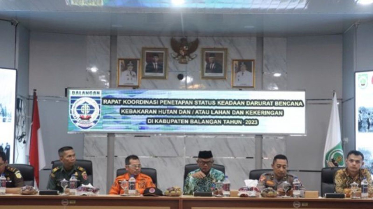 Pemkab Balangan menggelar rapat koordinasi dalam menetapkan status siaga darurat karhutla dan keringan di daerah itu, Jumat, (16/6/2023). ANTARA/erde