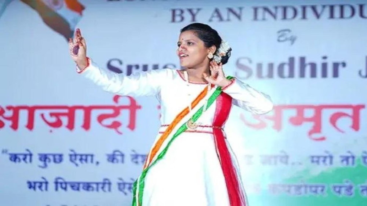 Srushti Sudhir Jagtap (16 tahun) asal India, memecahkan rekor dunia dengan menari selama hampir 127 jam. (Guinness World Records via UPI)