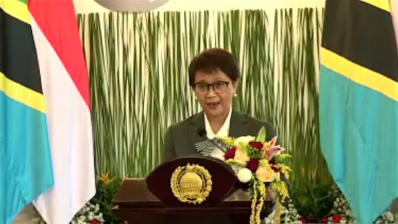 Tangkapan layar Menteri Luar Negeri RI Retno Marsudi menyampaikan pernyataan pers usai pertemuan bilateral dengan Menlu Tanzania Stergomena Lawrence Tax di Jakarta, Kamis (22/6/2023). (ANTARA/Yashinta Difa)