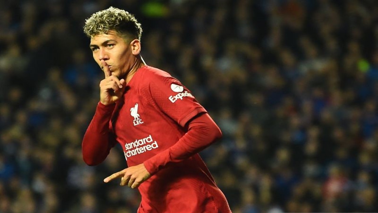 Selebrasi Roberto Firmino setelah mencetak gol dalam pertandingan UEFA Champions League Group A football match antara Glasgow Rangers. ANTARA/AFP/ANDY BUCHANAN)