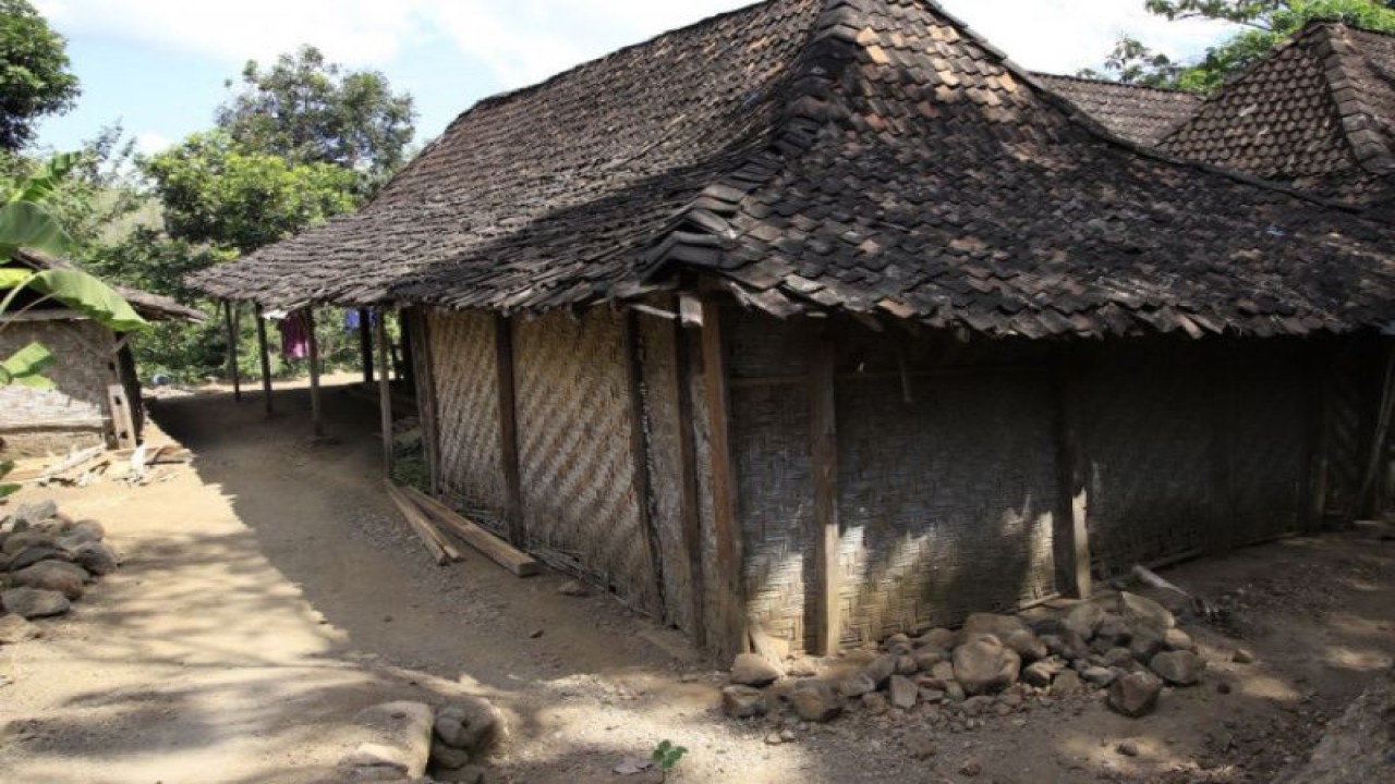 Salah satu rumah tidak layak huni di Kabupaten Bantul, Daerah Istimewa Yogyakarta, yang memperoleh program bantuan peningkatan Kualitas Rumah Swadaya dari Pemkab Bantul, DIY. (ANTARA/HO-Kominfo Pemkab Bantul)