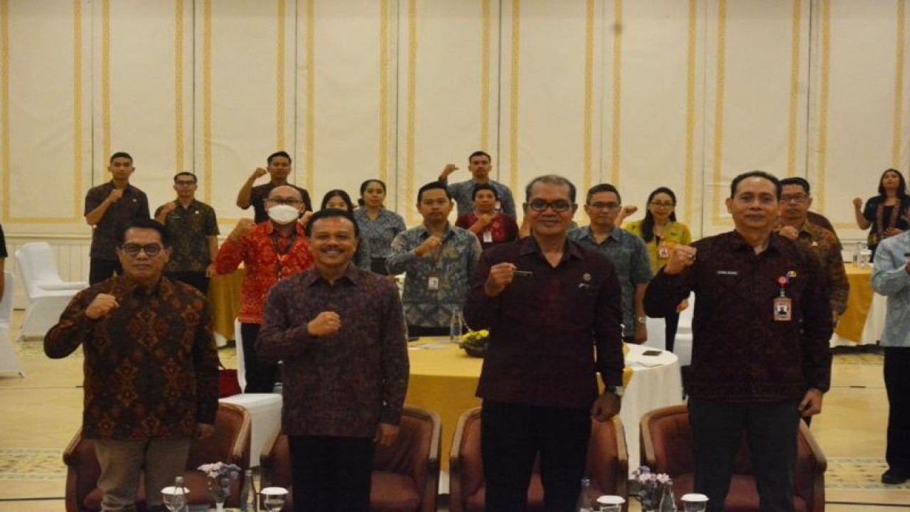 Sekda Bali Dewa Made Indra dalam Rakorda Dinas Koperasi dan UKM di Denpasar, Rabu (28/6/2023). ANTARA/HO-Pemprov Bali