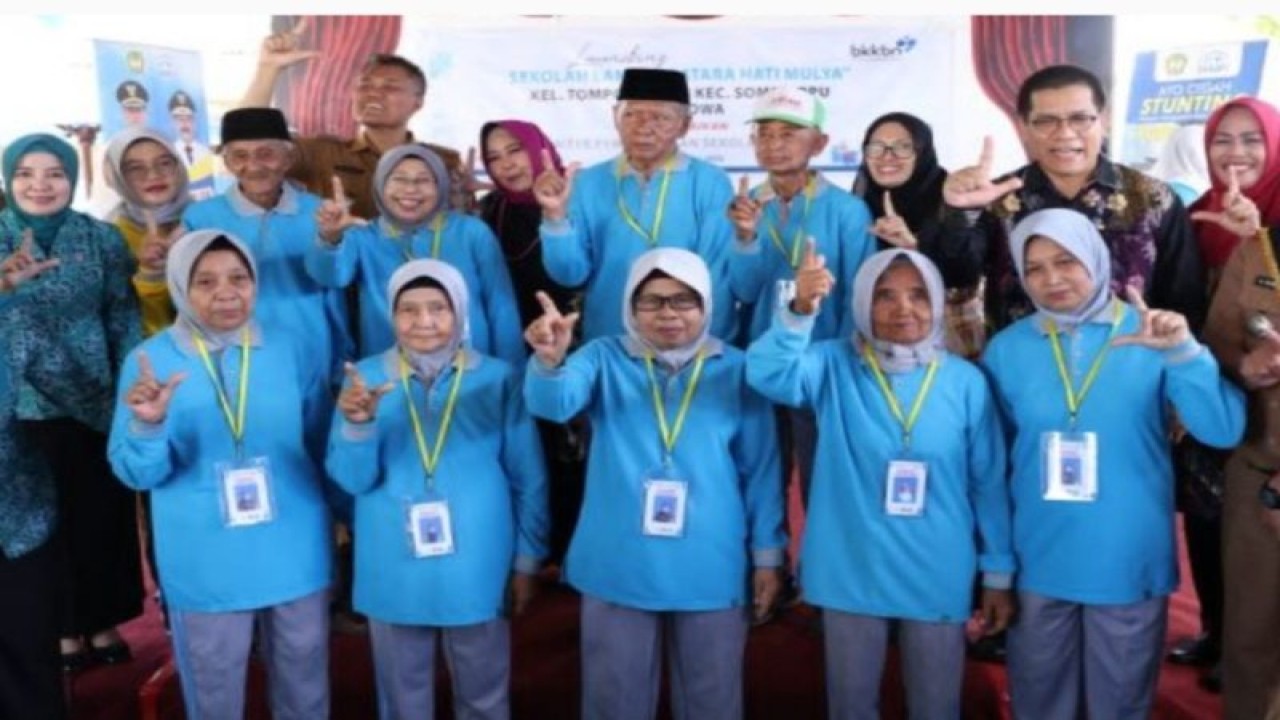 Sekolah Lansia Batara Hati Mulia di Kabupaten Gowa, Sulsel. (Antara/HO-BKKBN)