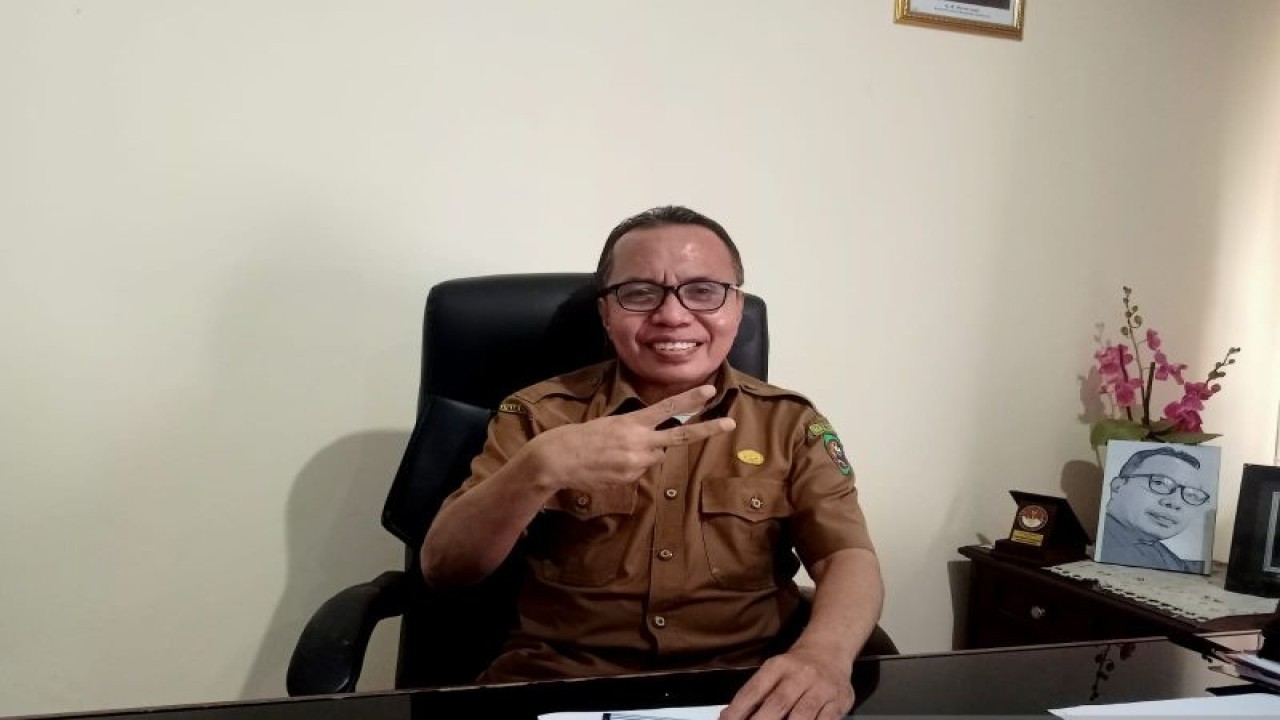 Sekretaris Dinas Pendidikan dan Kebudayaan Provinsi Maluku, Husen M.Pd. ANTARA/Dedy Azis