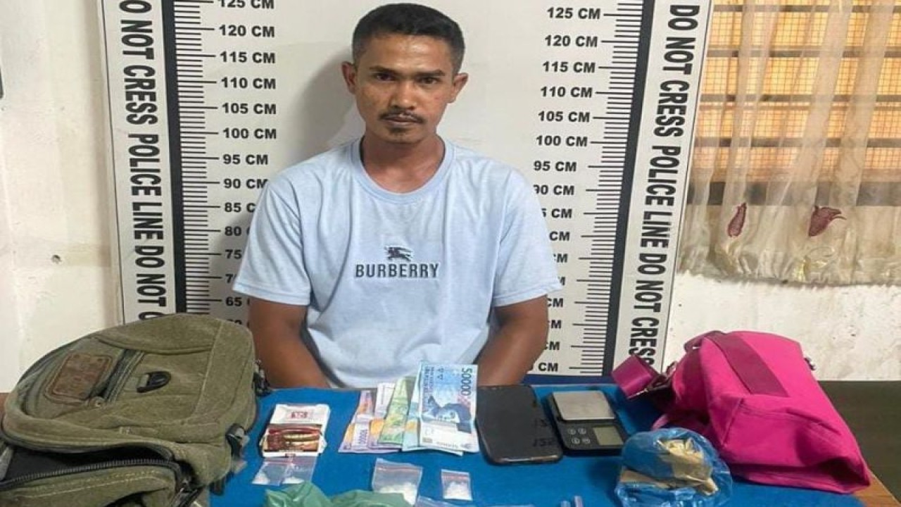 Seorang pria RHP (31) yang memiki narkotika jenis sabu ditahan di Polres Pematang Siantar.(ANTARA/HO-Humas Polres Pematang Siantar).