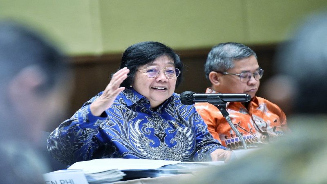 Menteri Lingkungan Hidup dan Kehutanan Siti Nurbaya Bakar. (ANTARA/HO-Kementerian LHK)