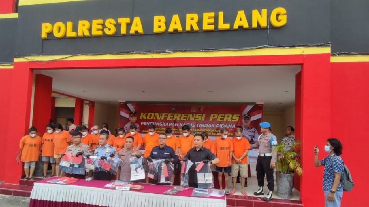Situasi konferesi Pers pengungkapan kasus TPPO di Polresta Barelang, Selasa. ANTARA/Yude