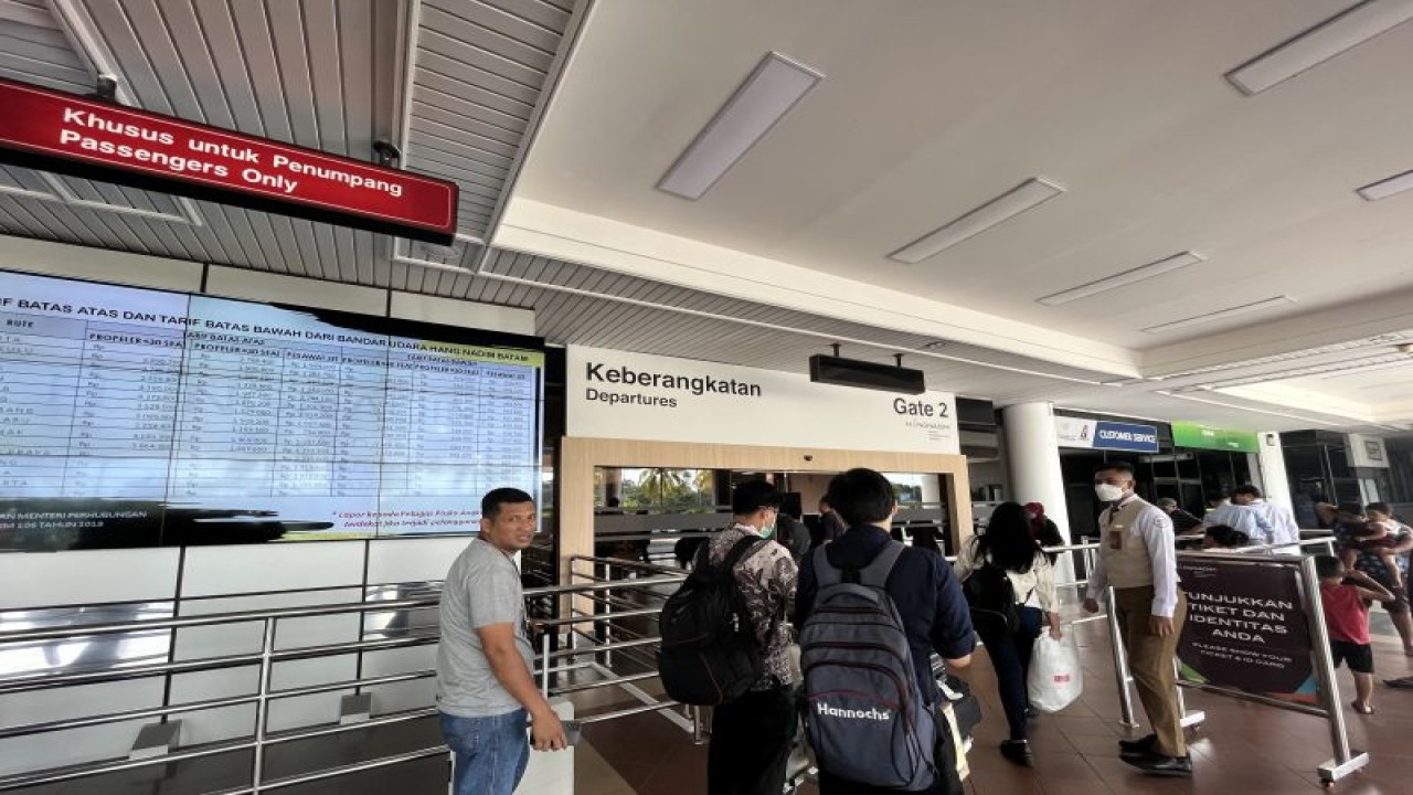 Situasi pintu keberangkatan di Bandara Hang Nadim Batam, Kepri(ANTARA/Jessica)