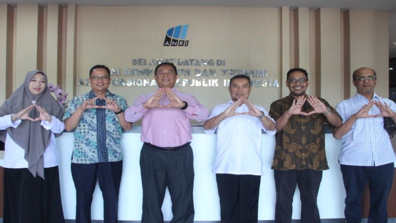 Tim USK melakukan foto bersama (ANTARA/HO)