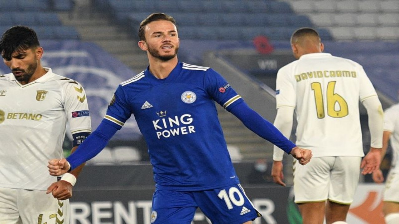 Selebrasi James Maddison setelah mencetak gol keempat Leicester City dalam pertandingan Grup G Liga Europa melawan Braga di King Power Stadium pada 5 November 2020. James Maddison resmi menjadi pemain baru Tottenham Hotspur dari Leicester City. ANTARA/AFP/OLI SCARFF