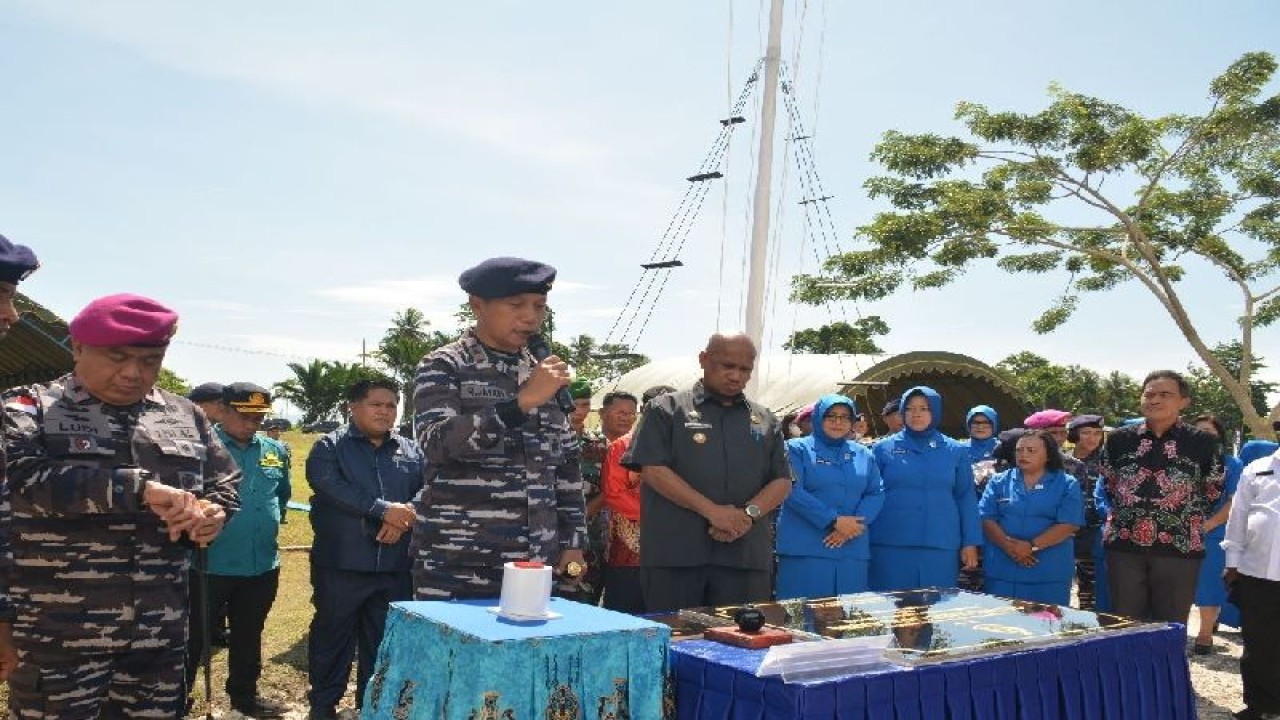 Suasana peresmian Pangkalan TNI AL Sarmi di Kampung Ebram Distrik Muara Tor Kabupaten Sarmi, Papua, Rabu (21/06). (ANTARA/HO- HUMAS Pangkalan TNI AL Sarmi)