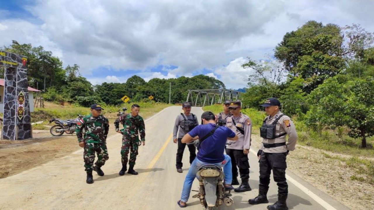 Patroli TPPO di daerah perbatasan, Bengkayang, Malaysia - Sarawak, Malaysia (ANTARA/Wati)