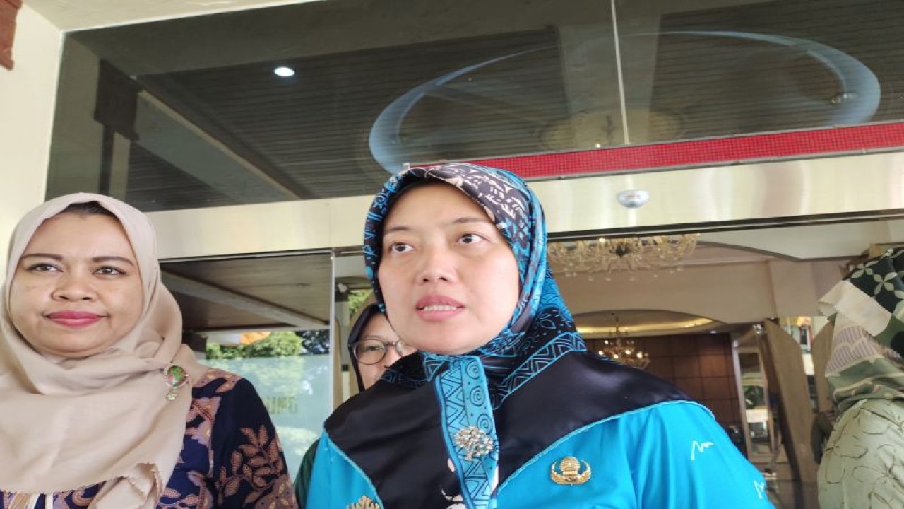 Wakil Gubernur (Wagub) Lampung Chusnunia Chalim saat memberi keterangan. ANTARA/Ruth Intan Sozometa Kanafi.