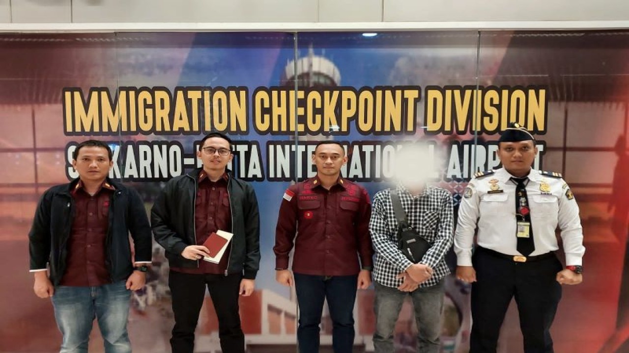 Suasana saat WNA asal Malaysia dideportasi. ANTARA/HO-Kantor Imigrasi Kelas III Non-TPI Kalianda
