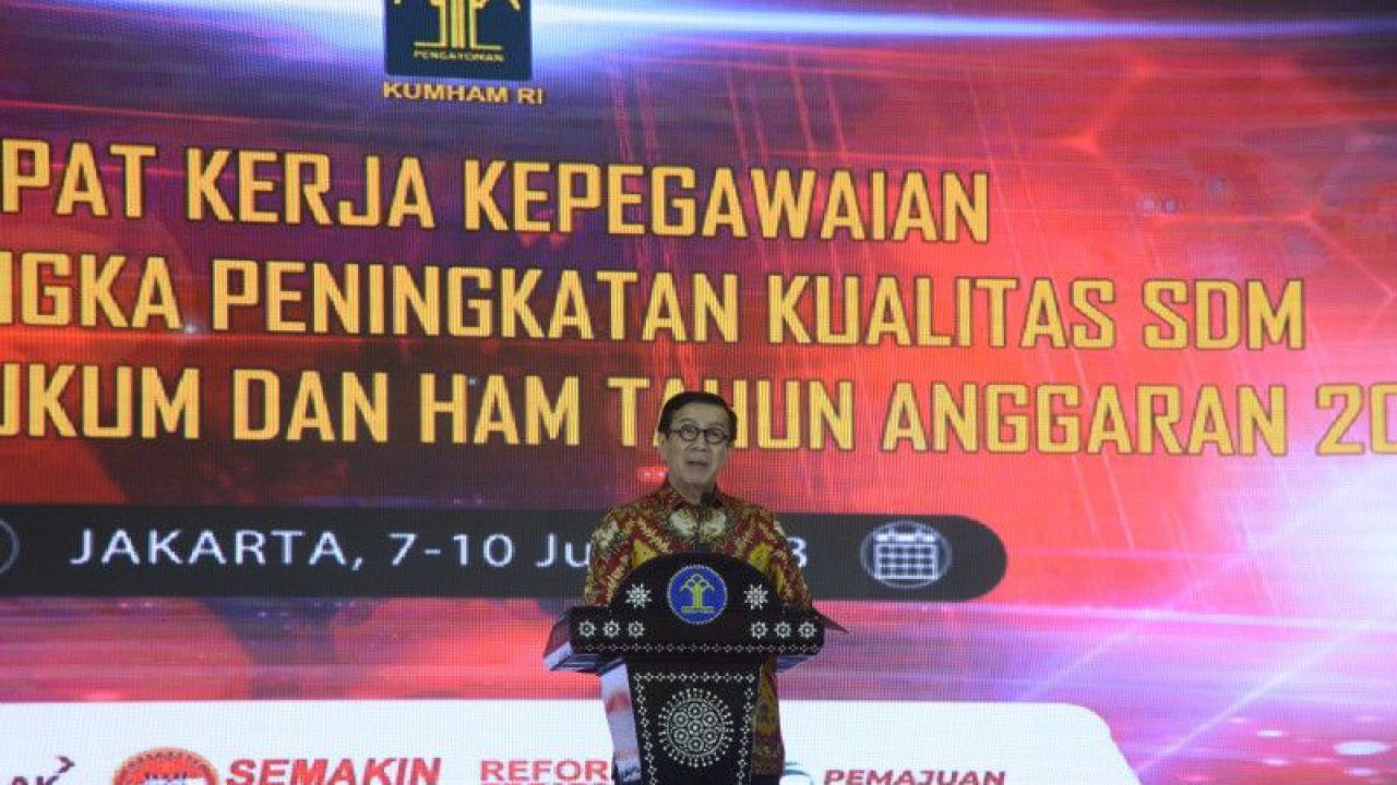 Menkumham Yasonna H. Laoly dalam Raker Kepegawaian Tahun 2023 di Hotel Grand Mercure Kemayoran, Jakarta, Rabu (7/6/2023). (ANTARA/HO-Kemenkumham RI)