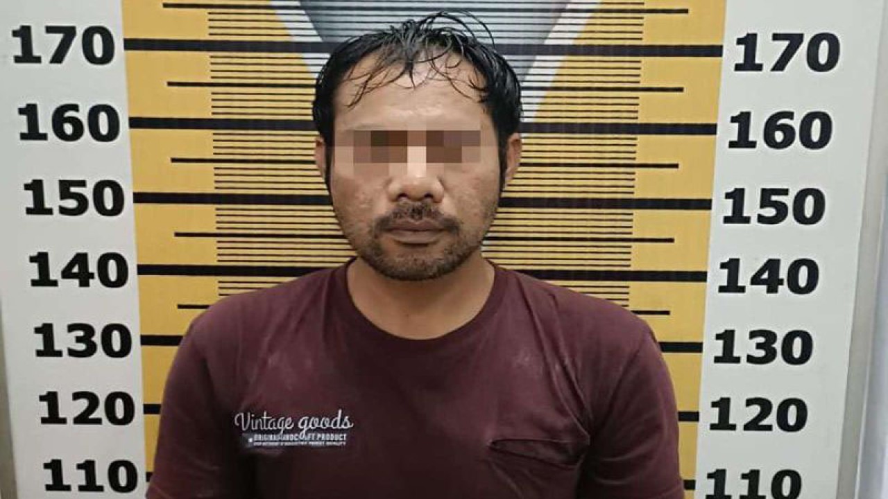 Seorang warga AAL (36) memiliki narkotika jenis sabu ditahan di Polres Tebing Tinggi. (ANTARA/HO-Humas Polres Tebing Tinggi).