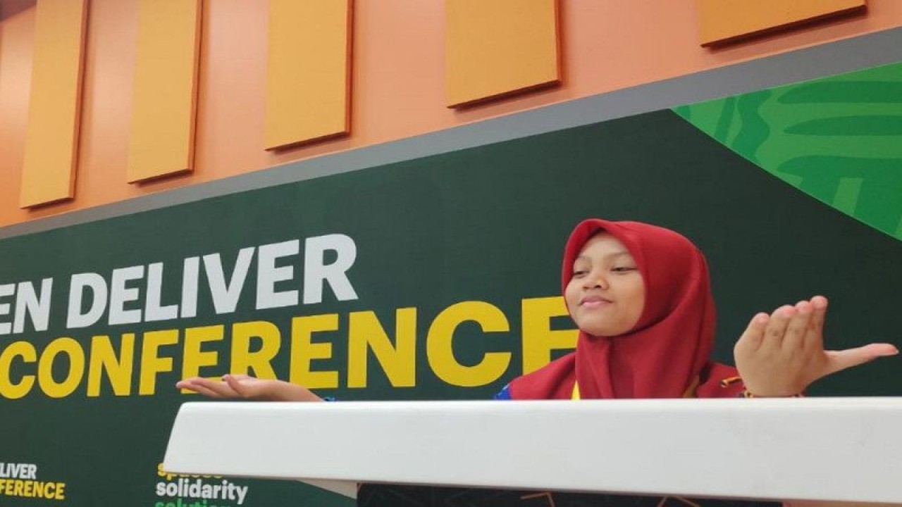 Aktivis remaja asal Mataram, NTB, Solihah saat menyampaikan pentingnya kesehatan menstruasi bagi perempuan dalam Konferensi Women Deliver 2023 di Kigali, Rwanda yang diselenggarakan pada 17-20 Juli 2023. (ANTARA/HO-Plan Indonesia)