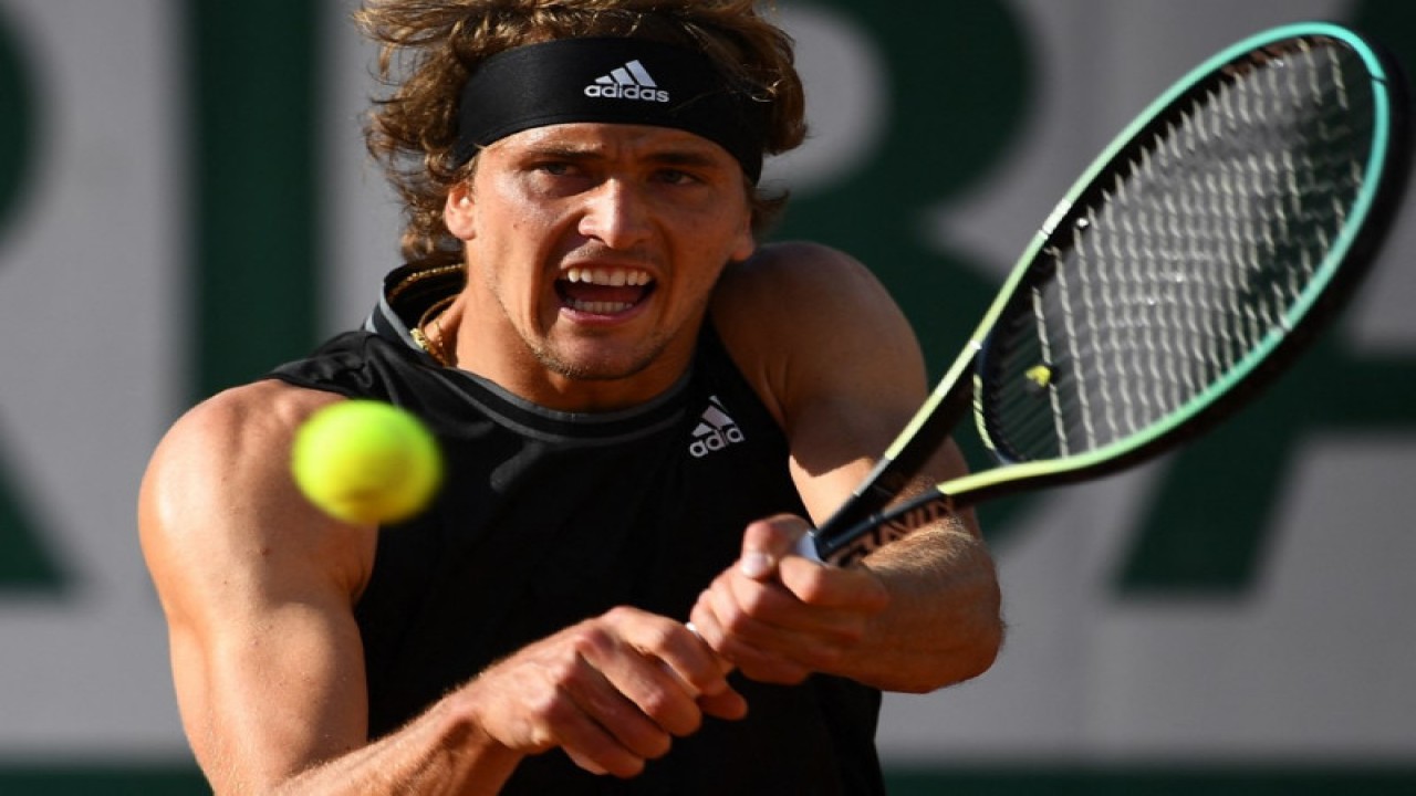 Petenis Jerman Alexander Zverev. (ANTARA/AFP/CHRISTOPHE ARCHAMBAULT)