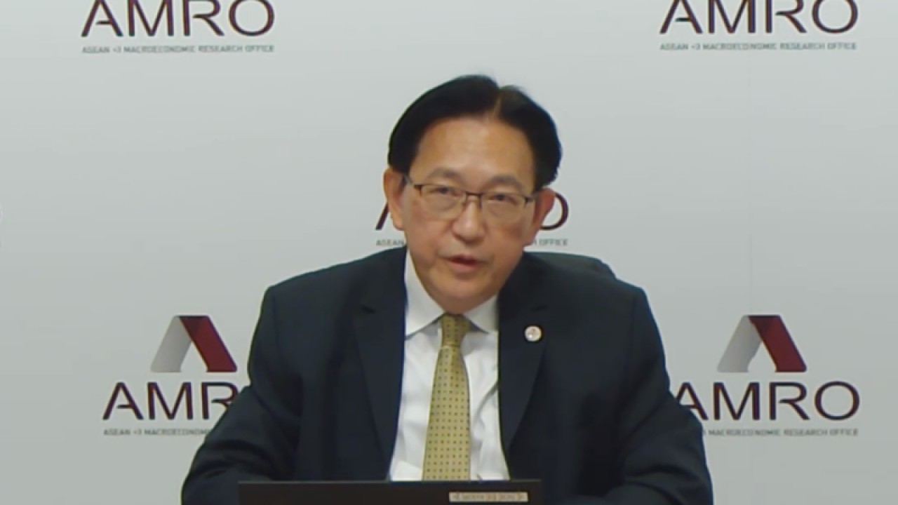 Kepala Ekonom AMRO Hoe Ee Khor dalam konferensi pers "Quarterly update of AREO 2023", yang dipantau secara daring di Jakarta, Selasa (11/07/2023). ANTARA/Agatha Olivia Victoria