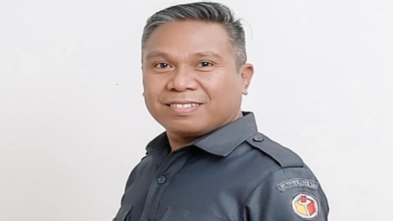 Anggota Bawaslu NTT James Welen Ratu. (ANTARA/HO-Bawaslu NTT)