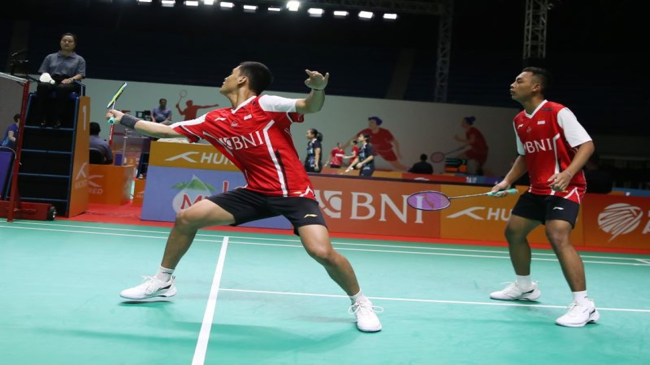 Anselmus Breagit Fredy Prasetya/Pulung Ramadhan kalah dari pasangan Jepang, Kenta Matsukawa/Yuto Nakashizu dengan skor 17-21, 21-19, 15-21 di GOR Among Rogo, Yogyakarta, Jumat (14/7/2023). (ANTARA/HO-PBSI)