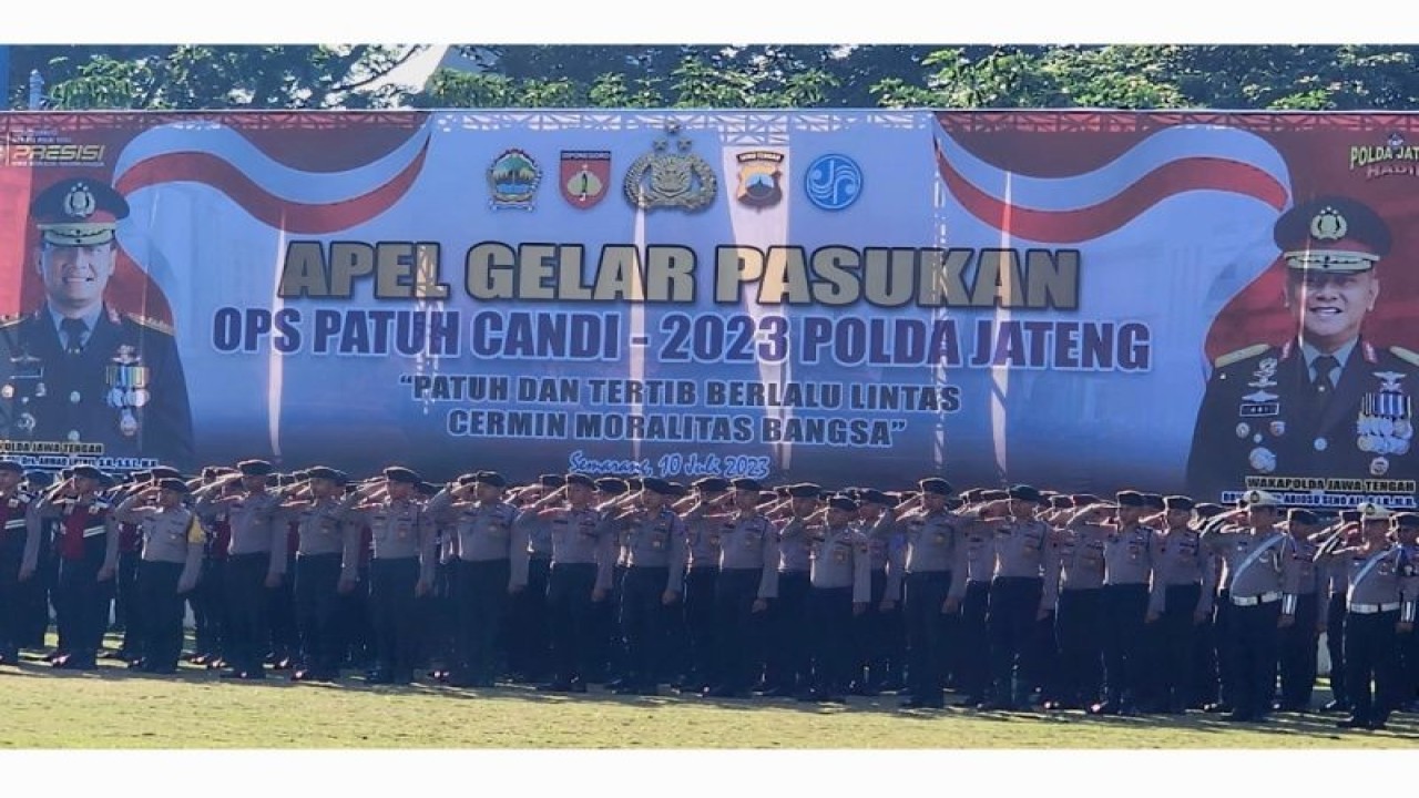 Apel pasukan Operasi Patuh Candi 2023 di Mapolda Jateng, Senin. (ANTARA/ I.C.Senjaya)