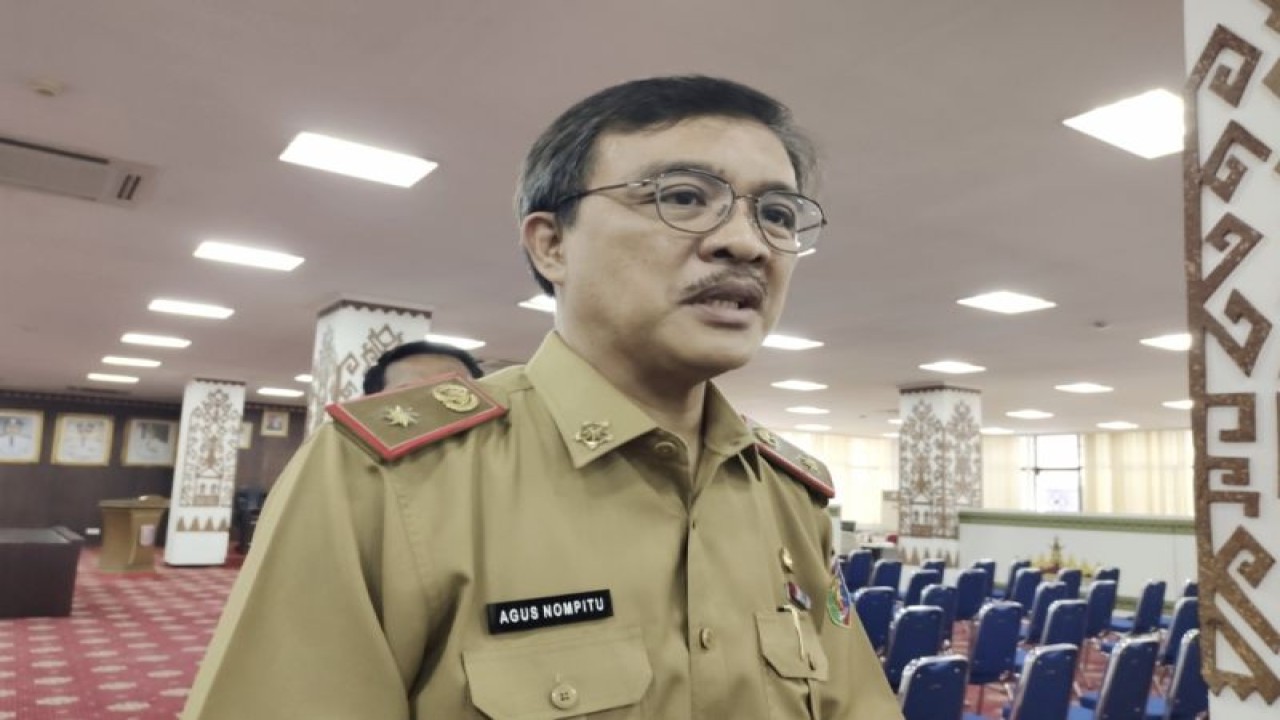 Arsip- Kepala Dinas Tenaga Kerja Provinsi Lampung Agus Nompitu. ANTARA/Ruth Intan Sozometa Kanafi.