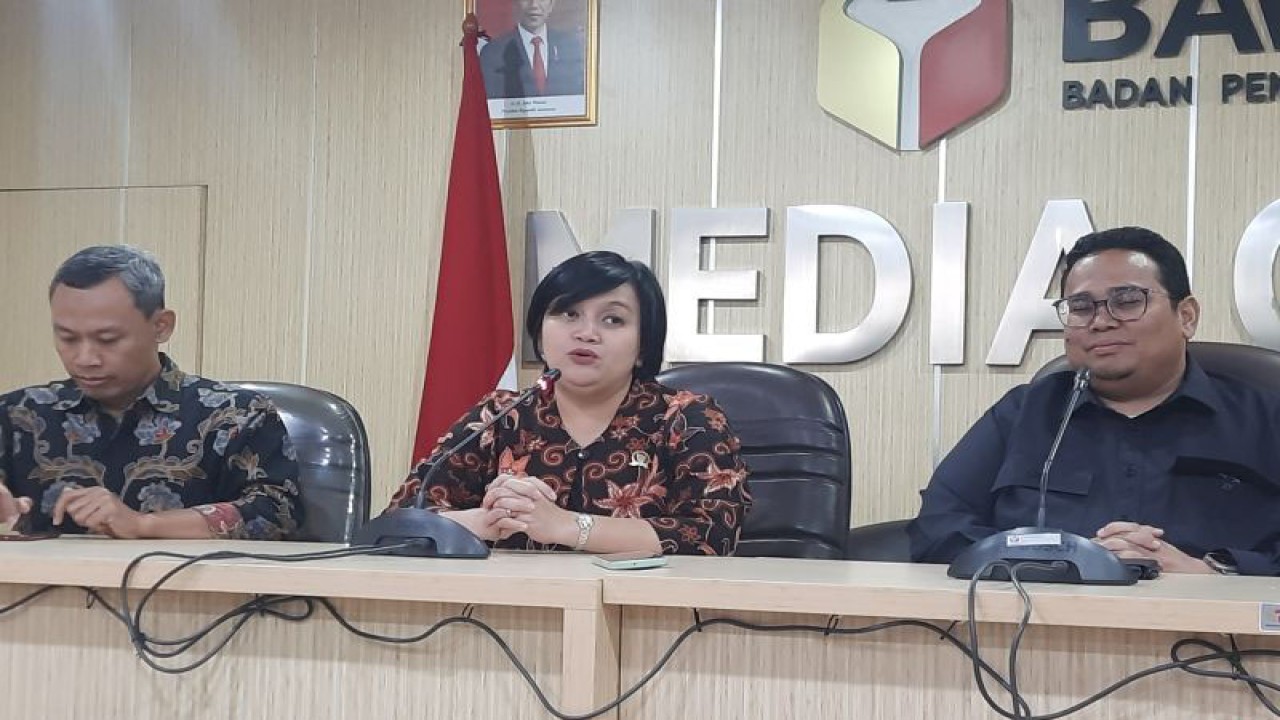 Ketua Komnas HAM Atnike Nova Sigiro (tengah) dalam konferensi pers di Kantor Bawaslu RI, Jakarta, Selasa (25/7/2023). ANTARA/Narda Margaretha Sinambela