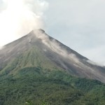 Badan Geologi: Guguran lava Karangetang capai 1.750 meter-1688626732