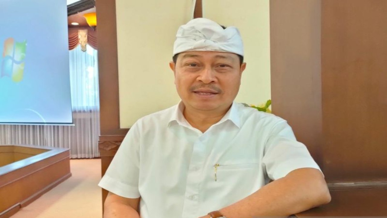 Kepala Badan Pendapatan Daerah Provinsi Bali I Made Santha di Denpasar. ANTARA/Ni Luh Rhismawati.